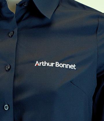 Réalisation de broderie sur chemises, polos et bodywarmer pour la marque Arthur Bonnet par tunetoo.com